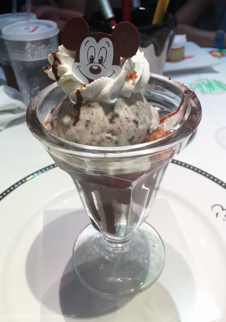 Cookies And Cream Sundae At The Animator's Palate